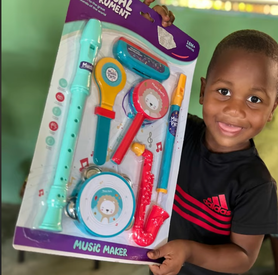 Pedro Martínez Foundation Holiday Drive 2024