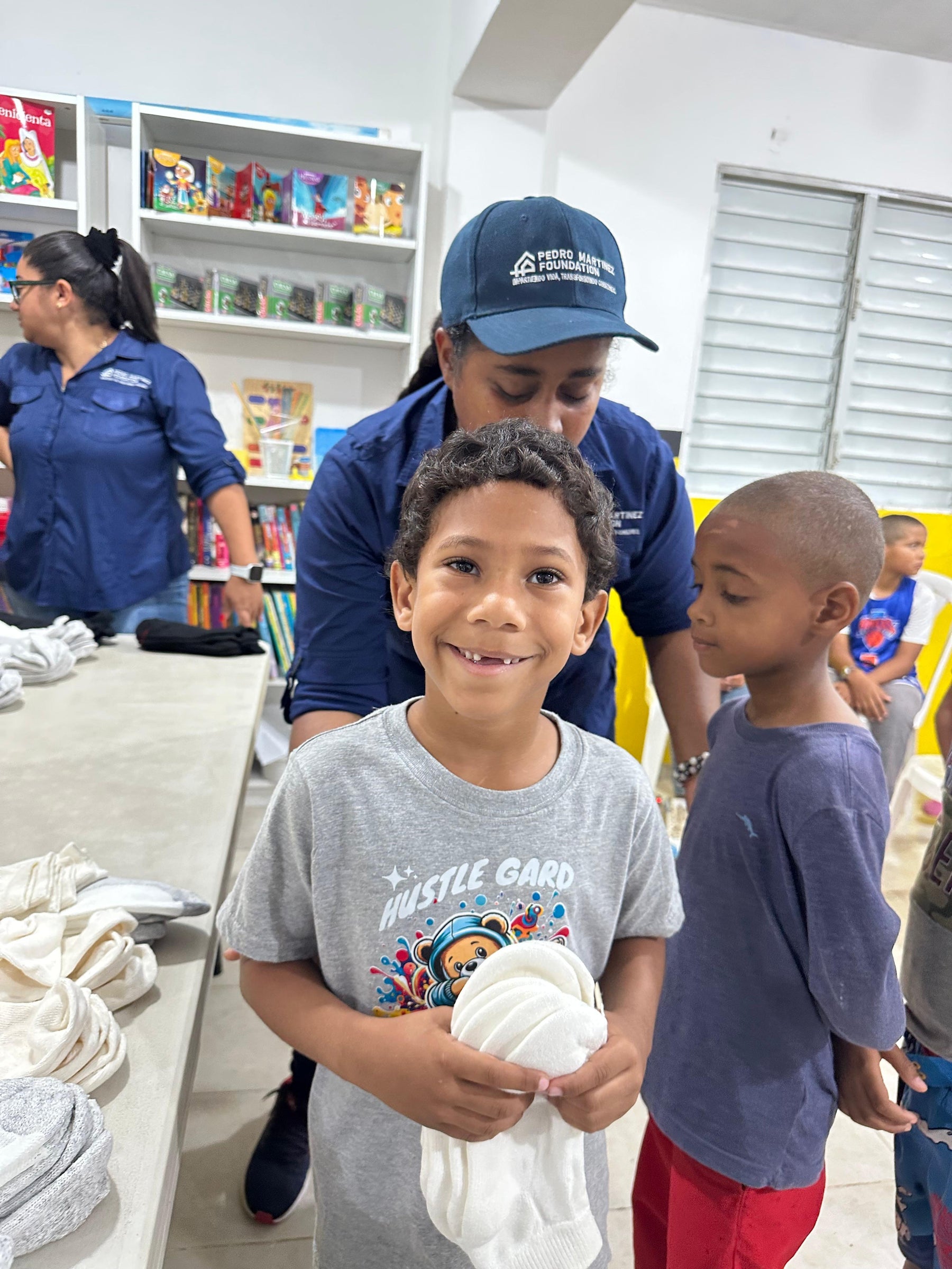 Pedro Martinez Foundation Distributes 844 Pairs of Socks in Greater Santo Domingo