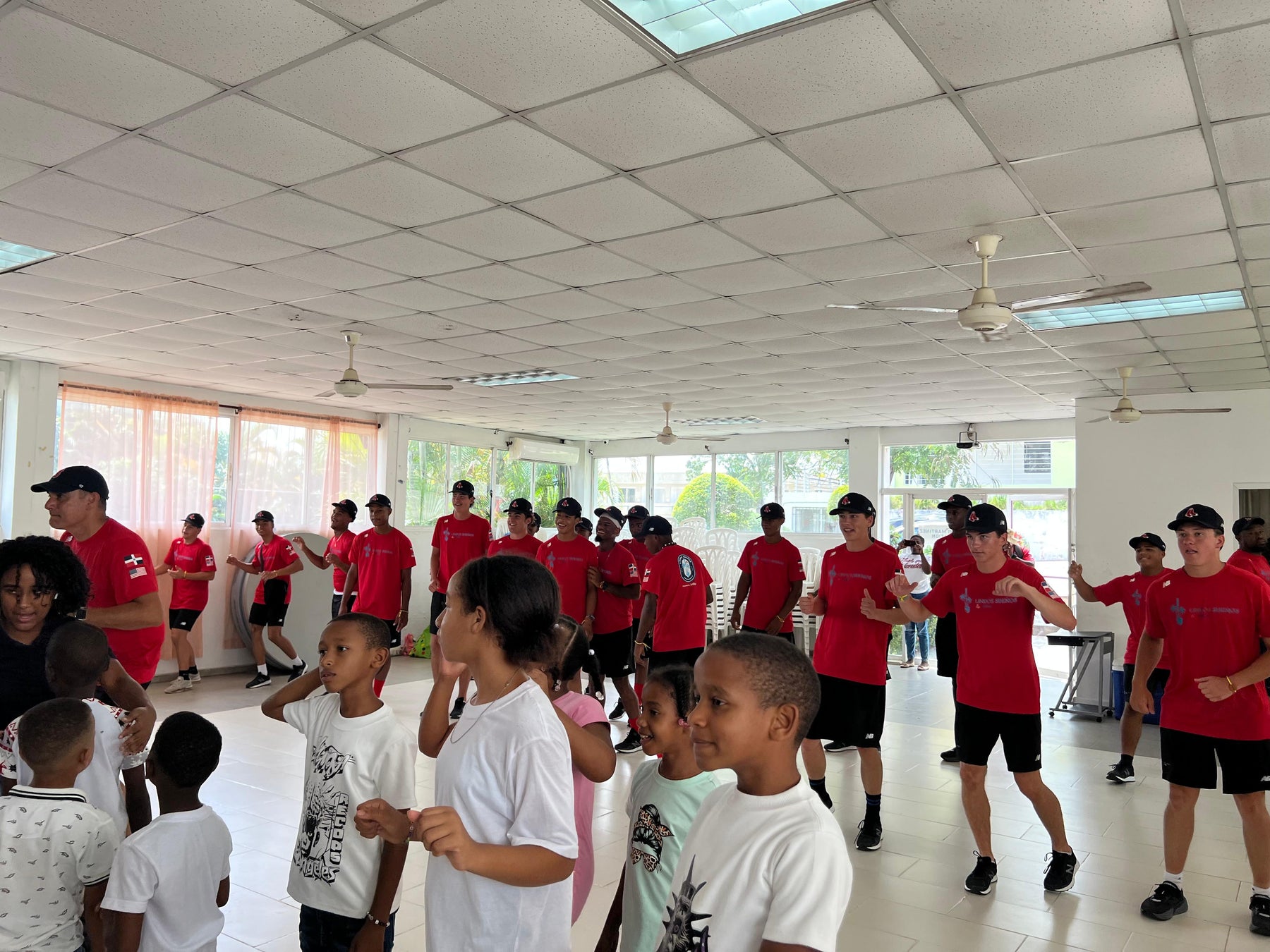 Lindos Sueños Program Visits La Angelita Community Facilities